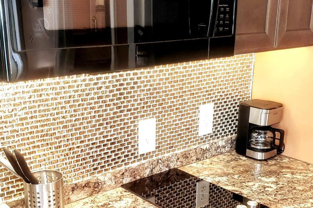 Stylish Suite Tampa Minutes To Hard Rock Casino Mango Luaran gambar